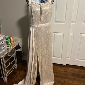 Stylish dress new w/o tags